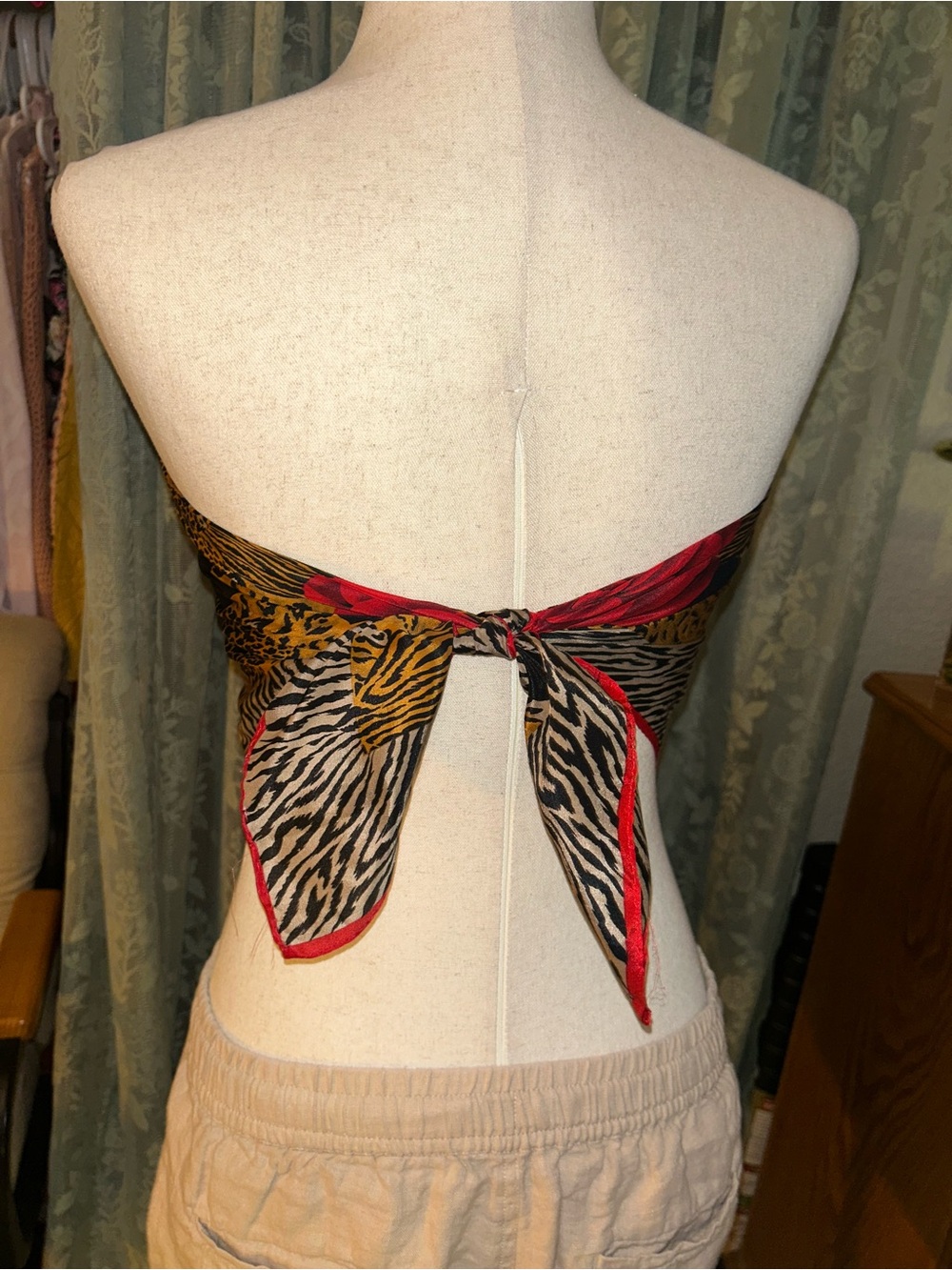 Oscar de la Renta Red Rose Animal Print Silk Scarf Top - Picture 3 of 4